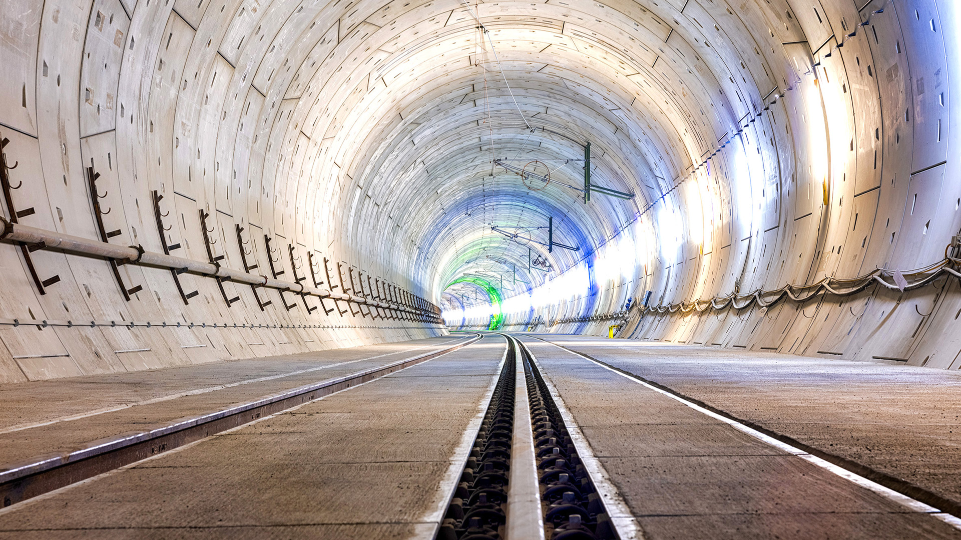 Voessing-Header-Tunnel_16x9_3-1